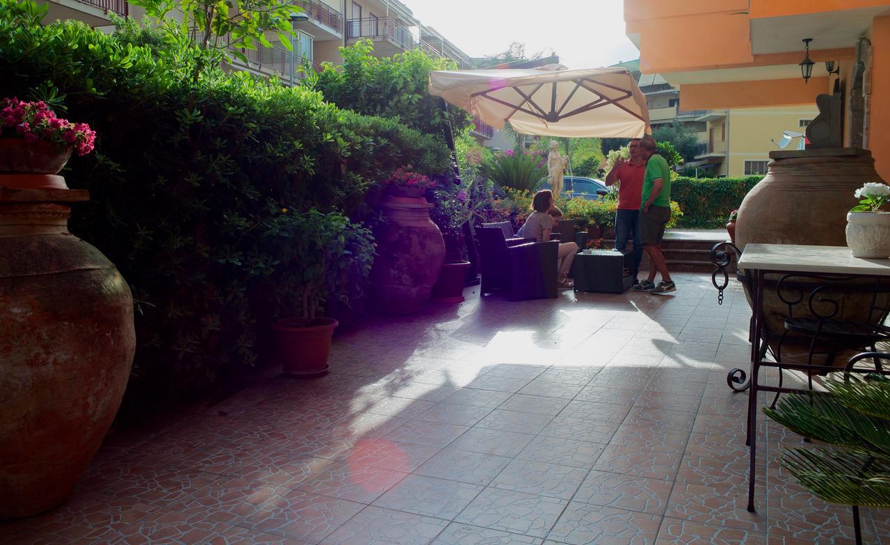 B&B Mareagro Santa Teresa Di Riva Extérieur photo